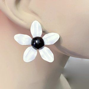 Flower Earrings, White Earrings, Black, Vintage Earrings, 1970s, 70s, NOS